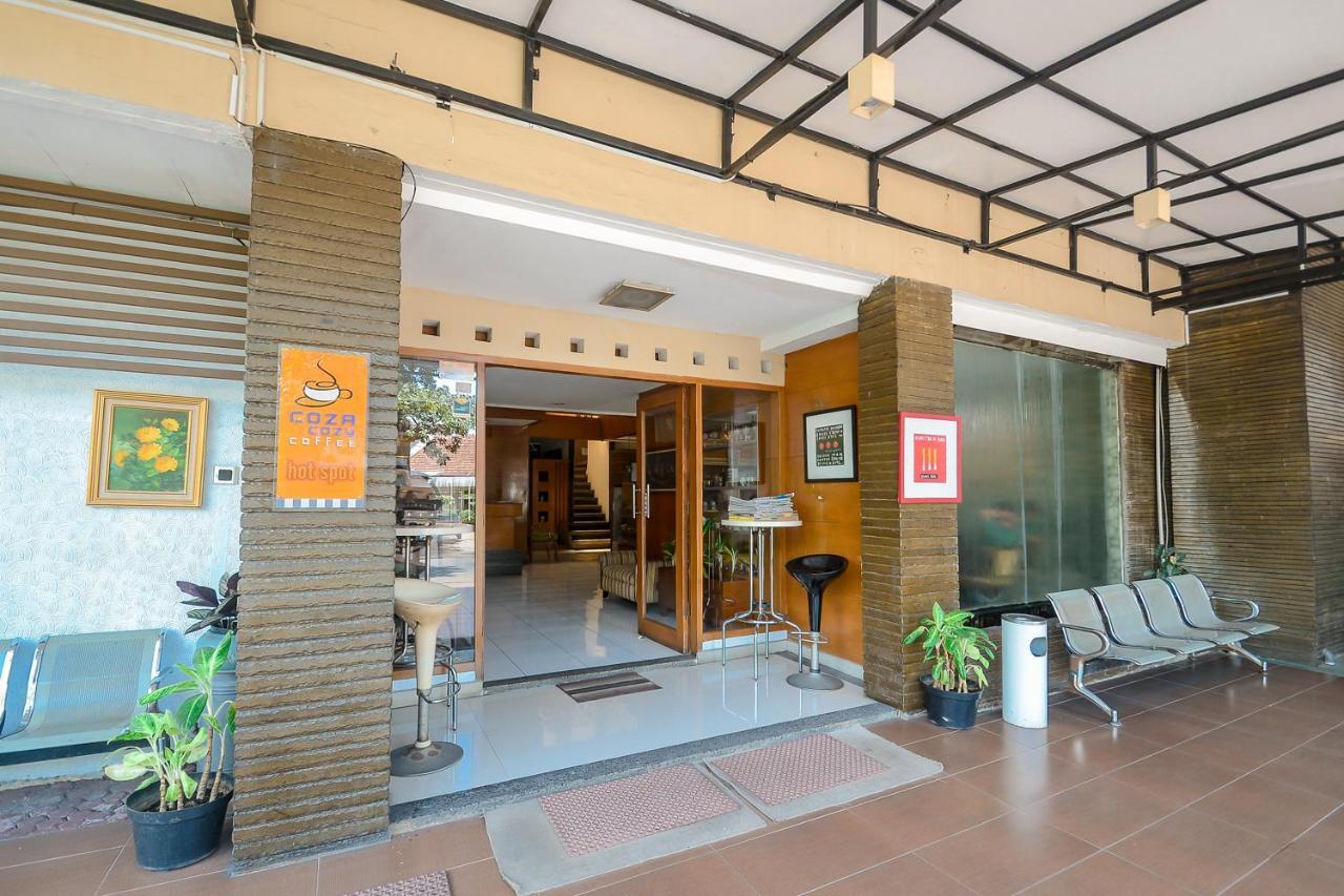 Sky Hotel Buah Batu 1 Bandung Esterno foto